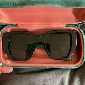 GUCCI Generation Bold green black oversized sunglasses Gucci | Accessories | Gucci Generation Bold Green Black  main image 4